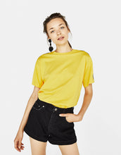 Load image into Gallery viewer, T-shirt with side taping