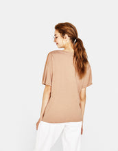 Load image into Gallery viewer, T-shirt with side taping